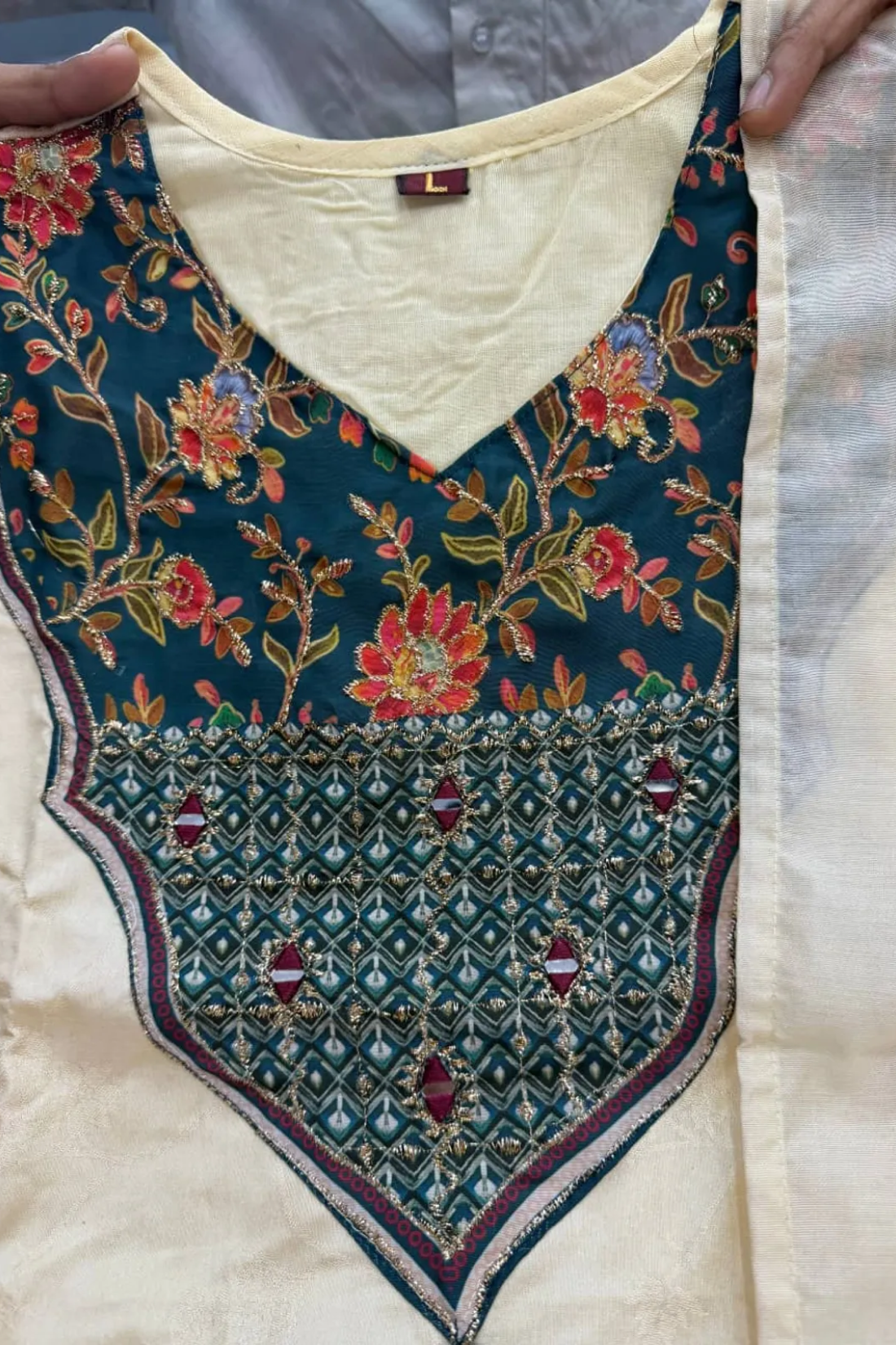 Sharda Ethnic Zariya Jumkha – Premium Pure Banarasi Suit Set with Handwork Neck