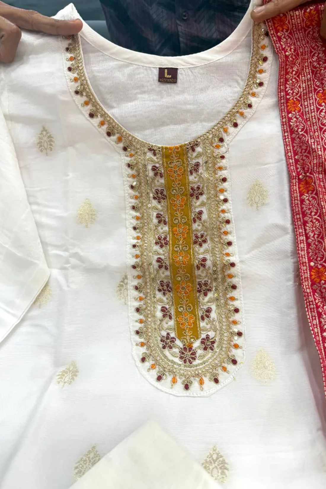 Elegant Off-White Kanjivaram Silk 3-Piece Suit Set with Embroidered Kurta & Zari Dupatta